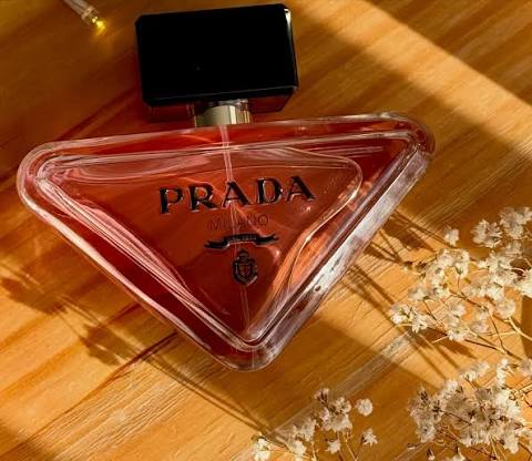 Milano Eau de Parfum: Floral Fruity Musk Fragrance for Women